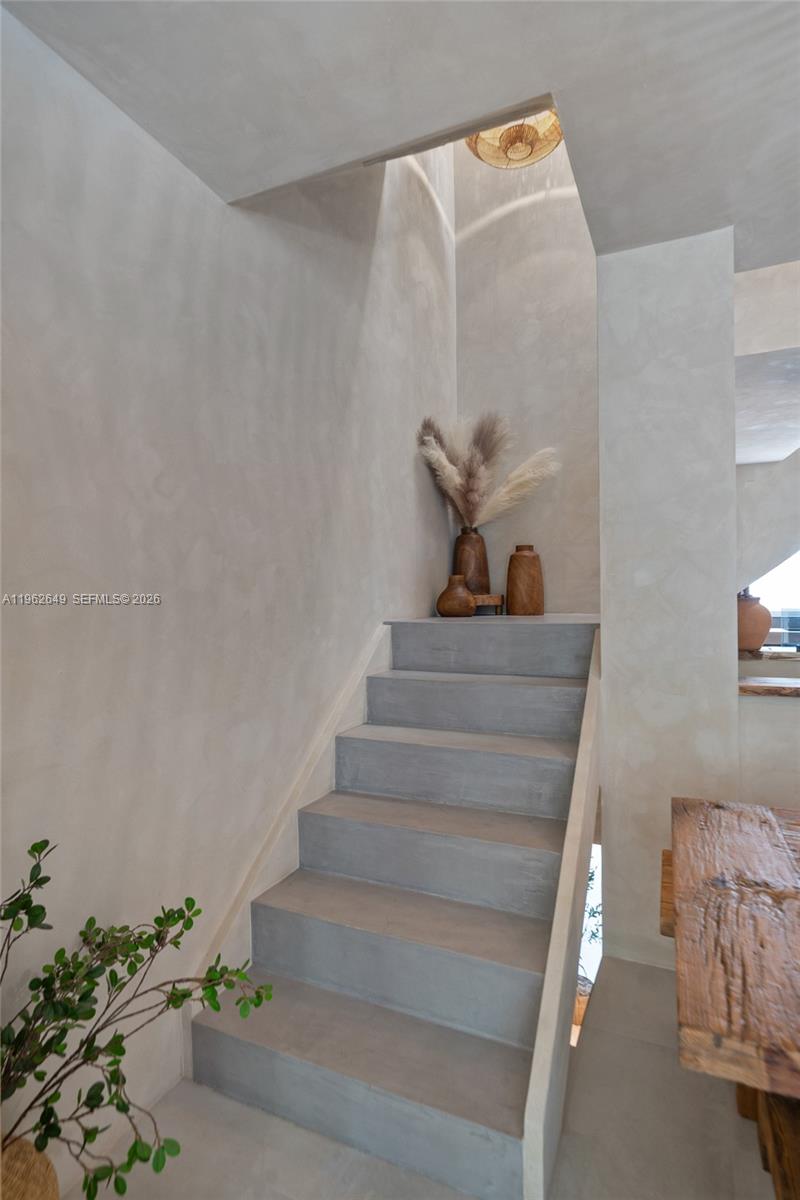 325 Meridian Ave #12 Miami Beach, FL 33139