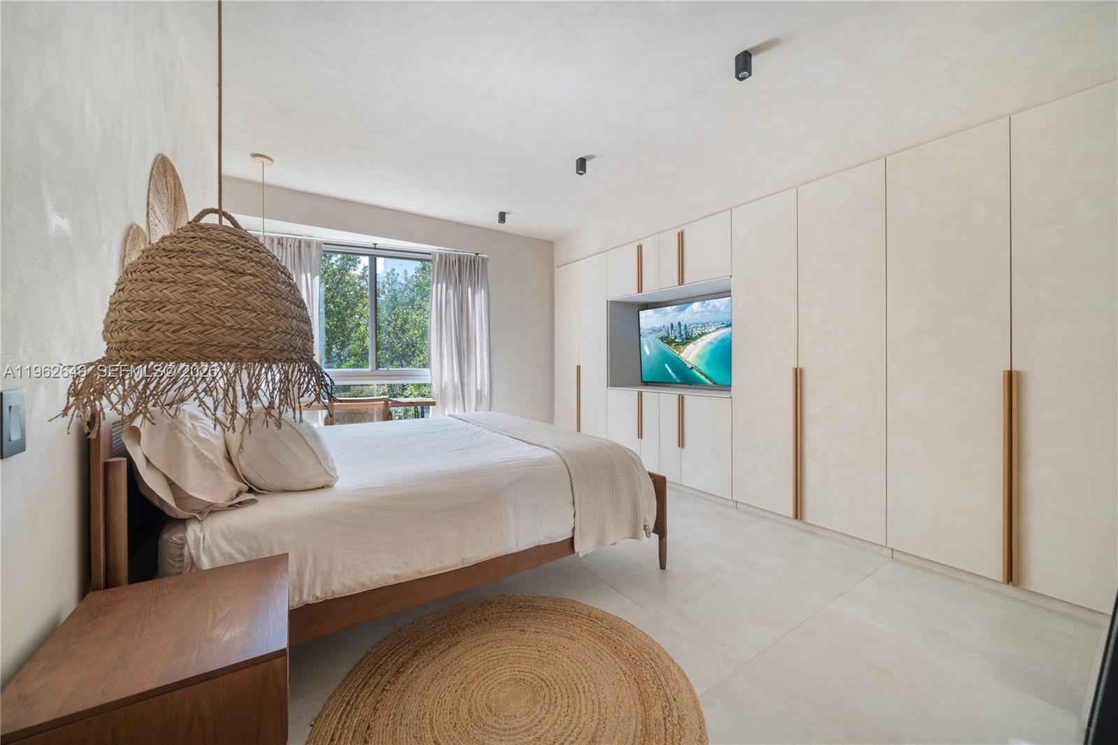 325 Meridian Ave #12 Miami Beach, FL 33139