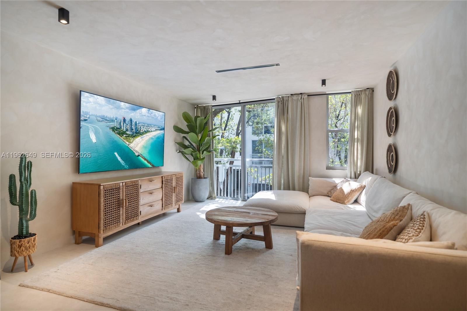 325 Meridian Ave #12 Miami Beach, FL 33139