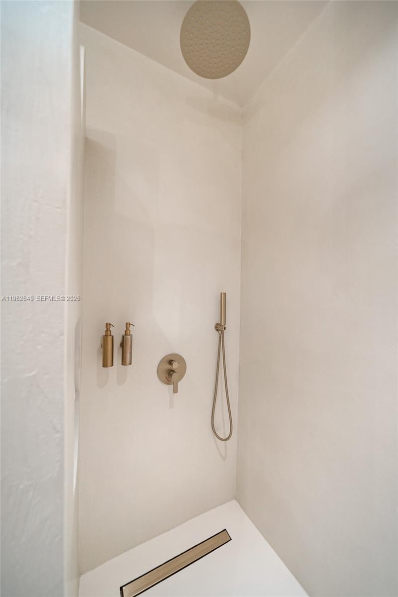 325 Meridian Ave #12 Miami Beach, FL 33139