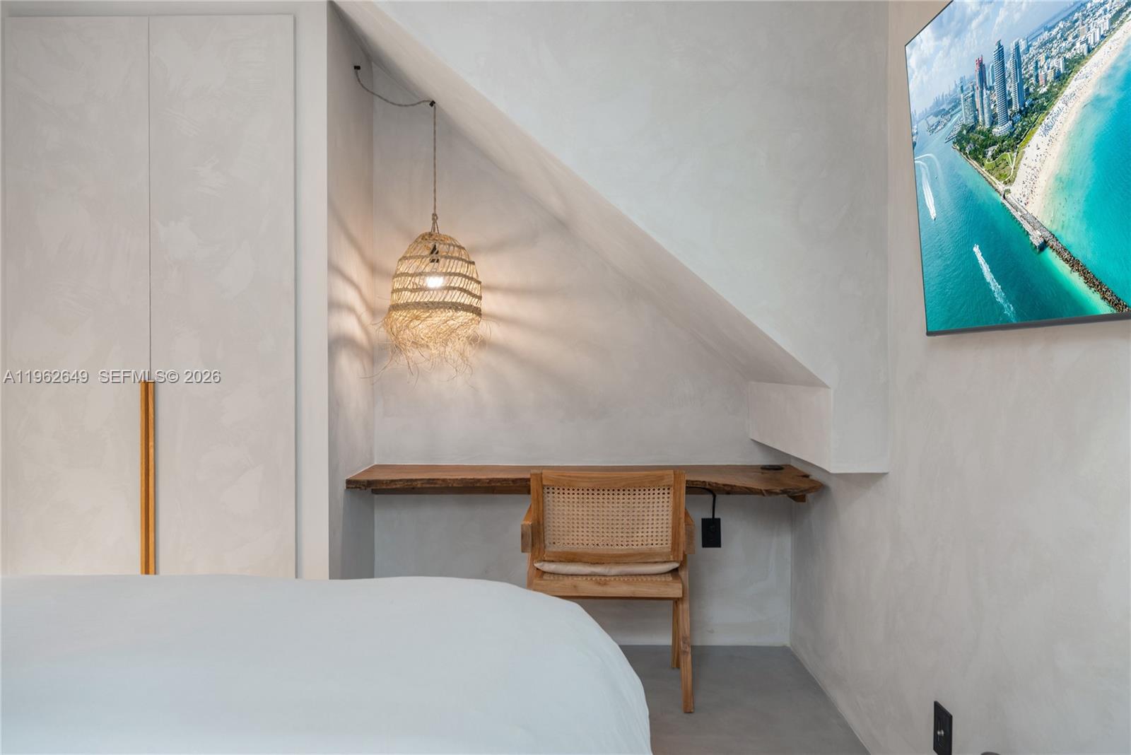 325 Meridian Ave #12 Miami Beach, FL 33139