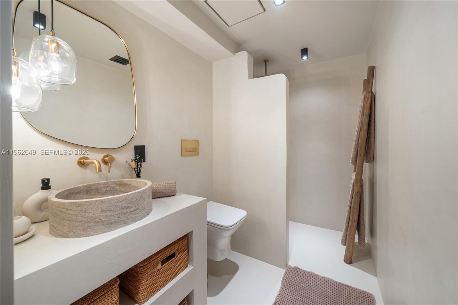 325 Meridian Ave #12 Miami Beach, FL 33139