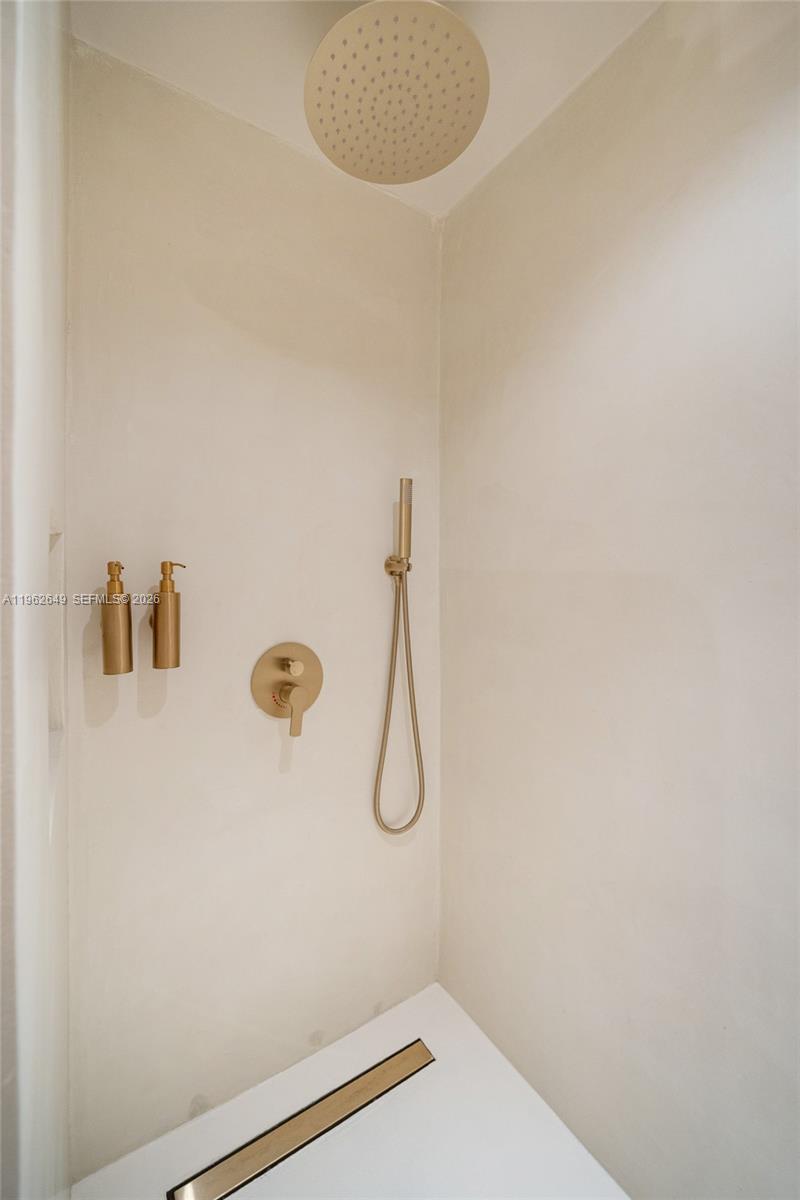 325 Meridian Ave #12 Miami Beach, FL 33139