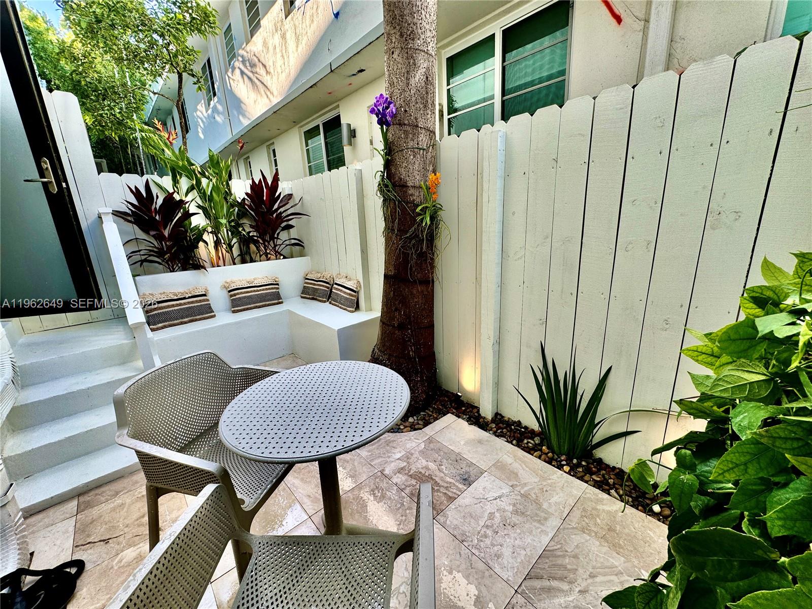 325 Meridian Ave #12 Miami Beach, FL 33139