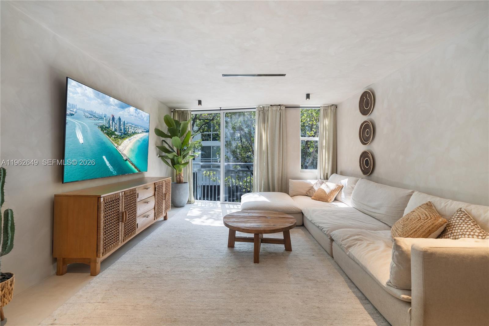 325 Meridian Ave #12 Miami Beach, FL 33139