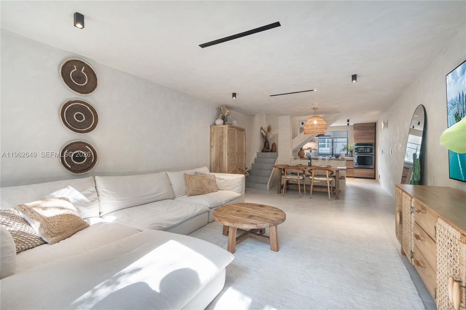 325 Meridian Ave #12 Miami Beach, FL 33139