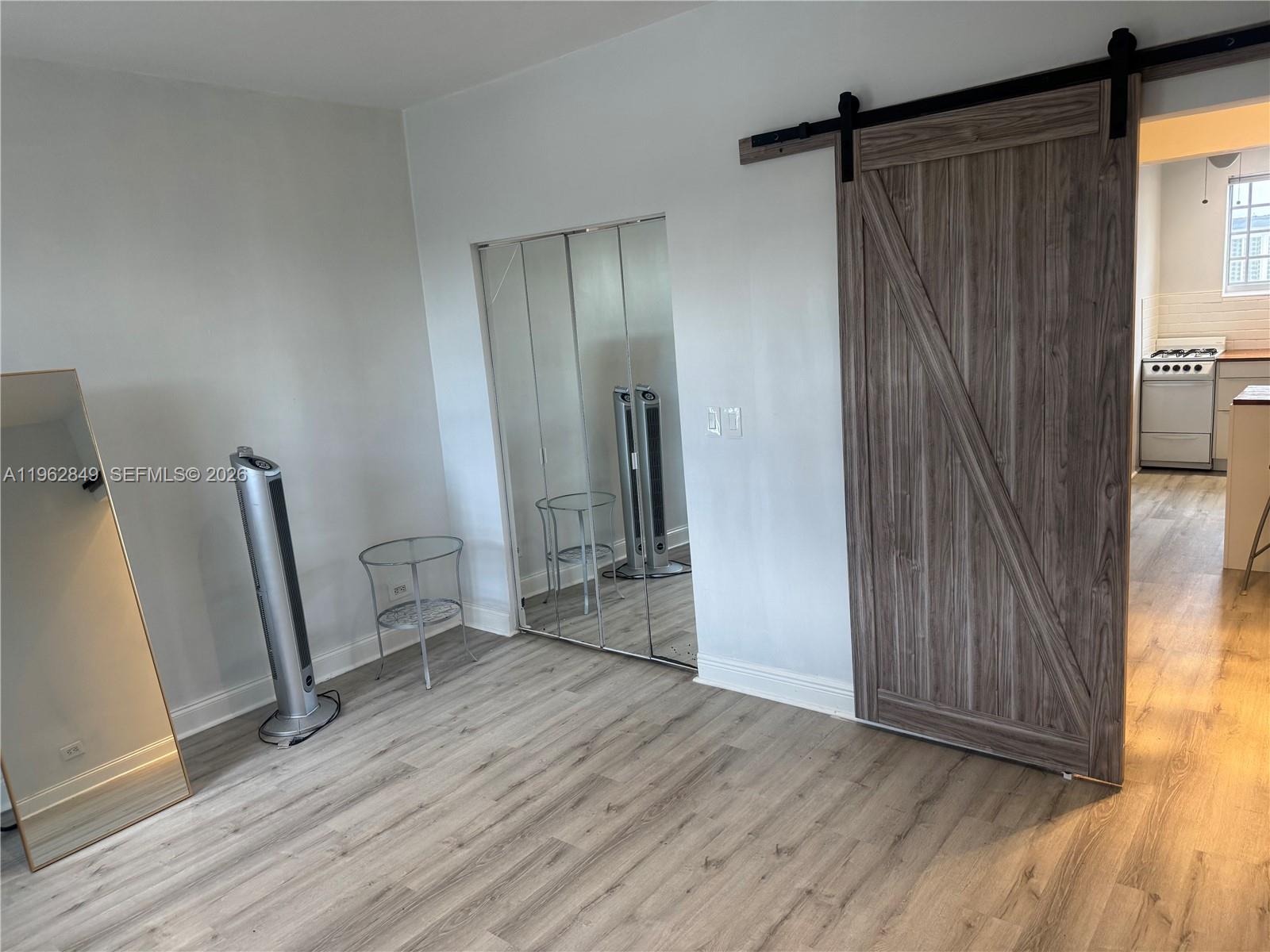 637 12th St #6 Miami Beach, FL 33139