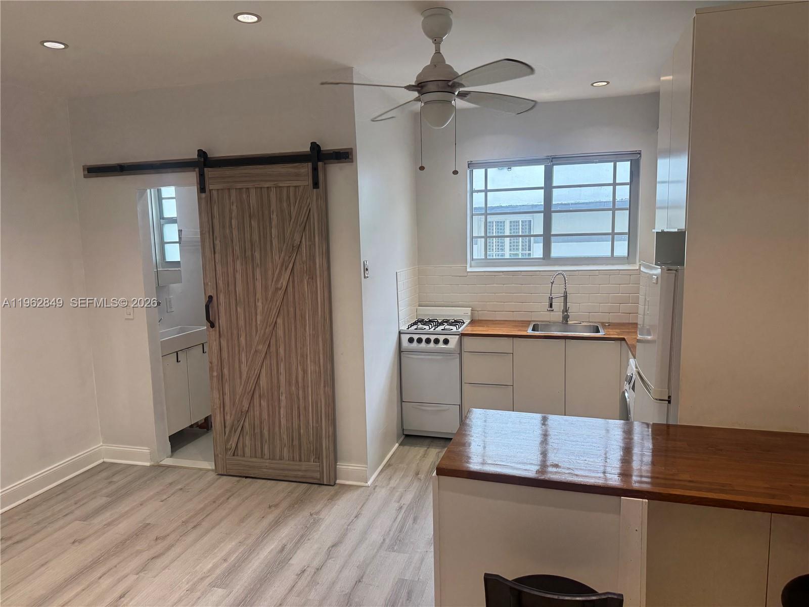 637 12th St #6 Miami Beach, FL 33139