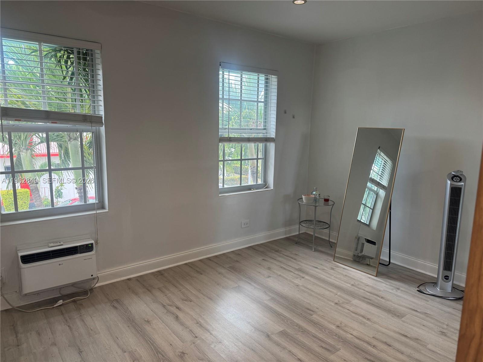 637 12th St #6 Miami Beach, FL 33139