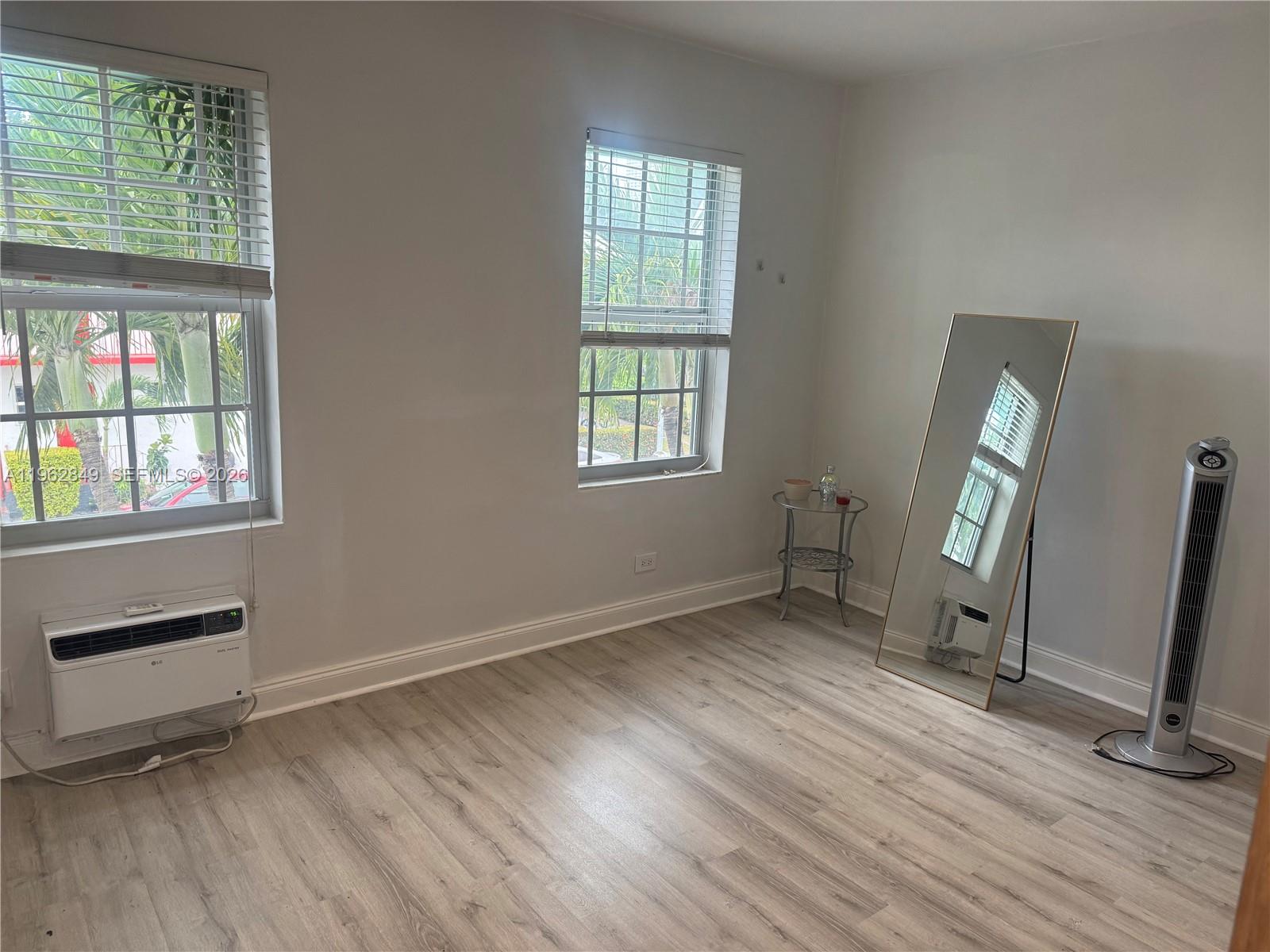 637 12th St #6 Miami Beach, FL 33139