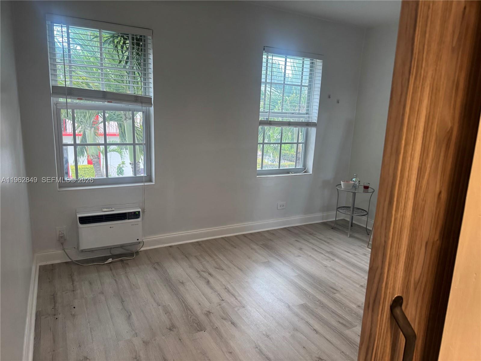 637 12th St #6 Miami Beach, FL 33139