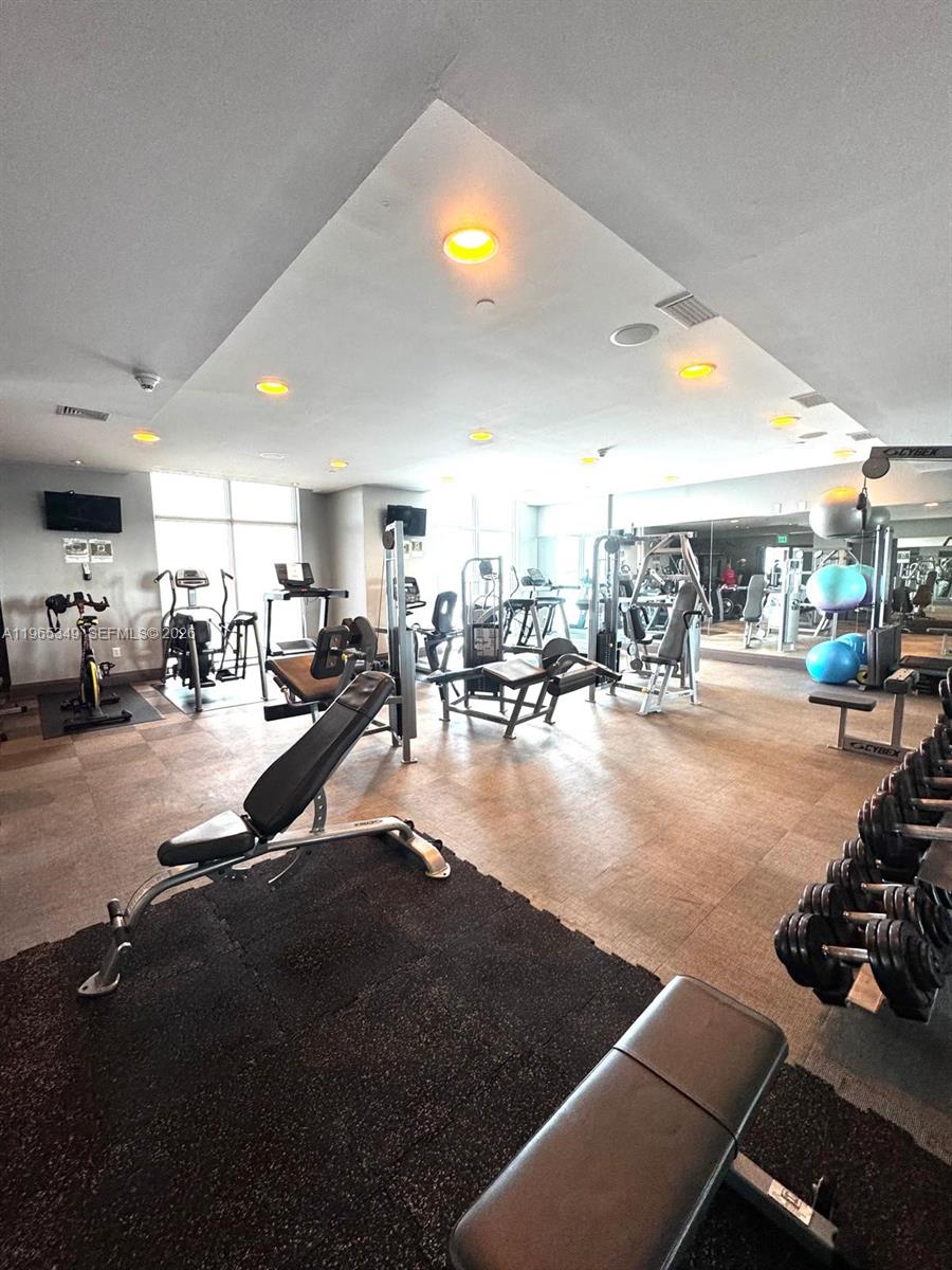 2525 SW 3rd Ave #903 Miami, FL 33129