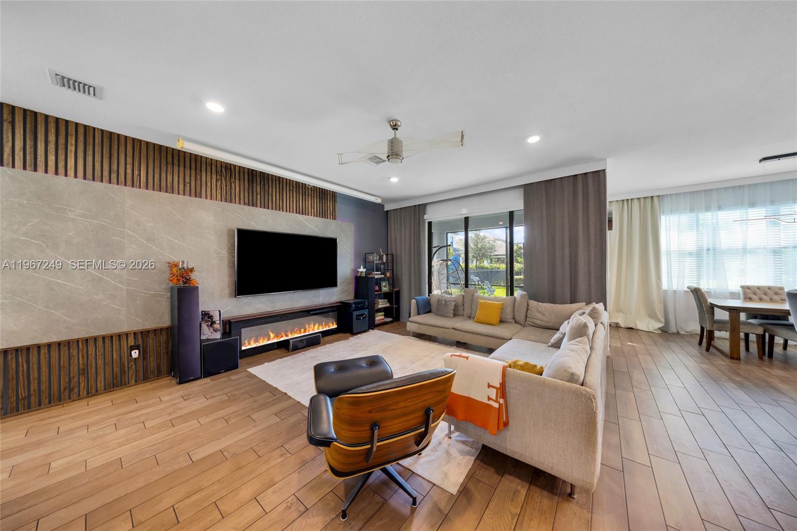 2454 Primrose Pl Oakland Park, FL 33309