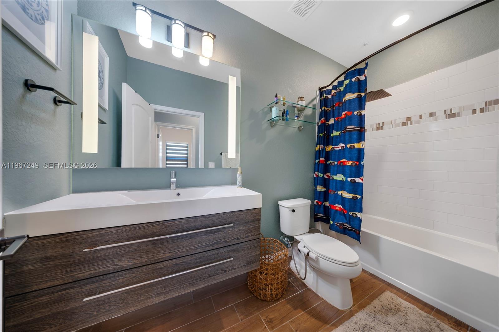 2454 Primrose Pl Oakland Park, FL 33309