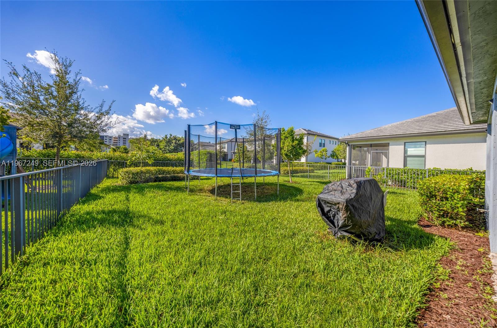 2454 Primrose Pl Oakland Park, FL 33309