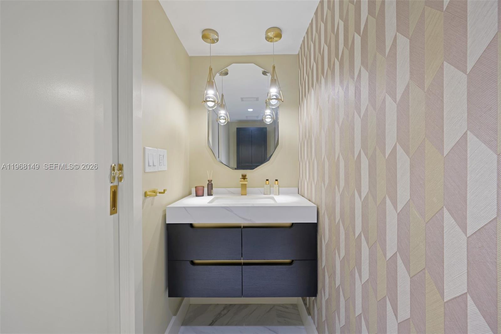 6900 Bay Dr #8A Miami Beach, FL 33141