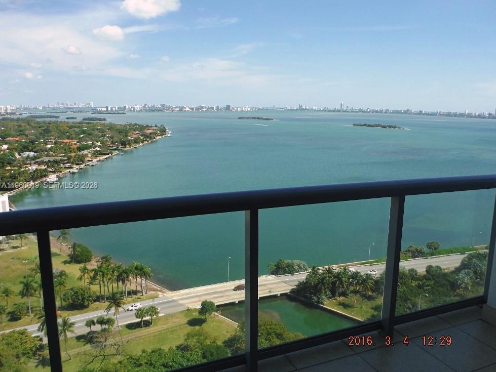 image Blue on the Bay15