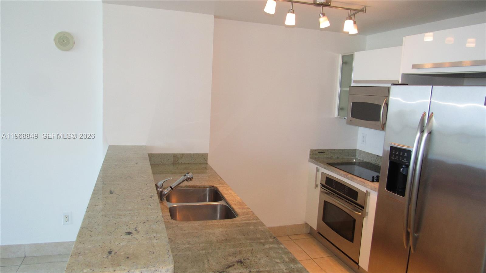 image Blue on the Bay2