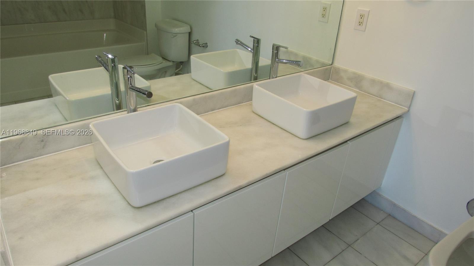 image Blue on the Bay7