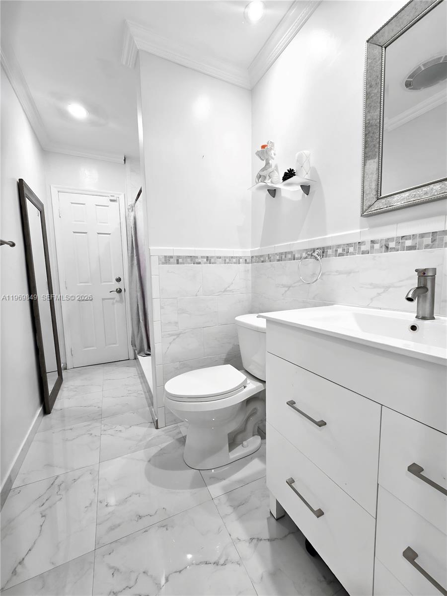 300 NW 77th Way Pembroke Pines, FL 33024