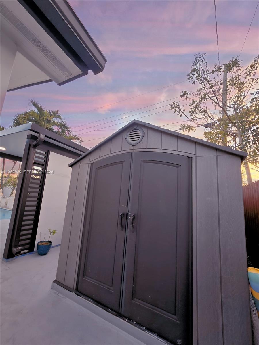 300 NW 77th Way Pembroke Pines, FL 33024