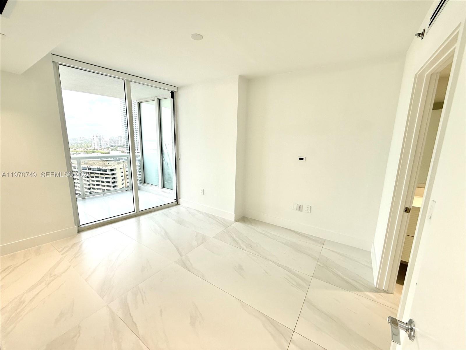 image Beach Club 110