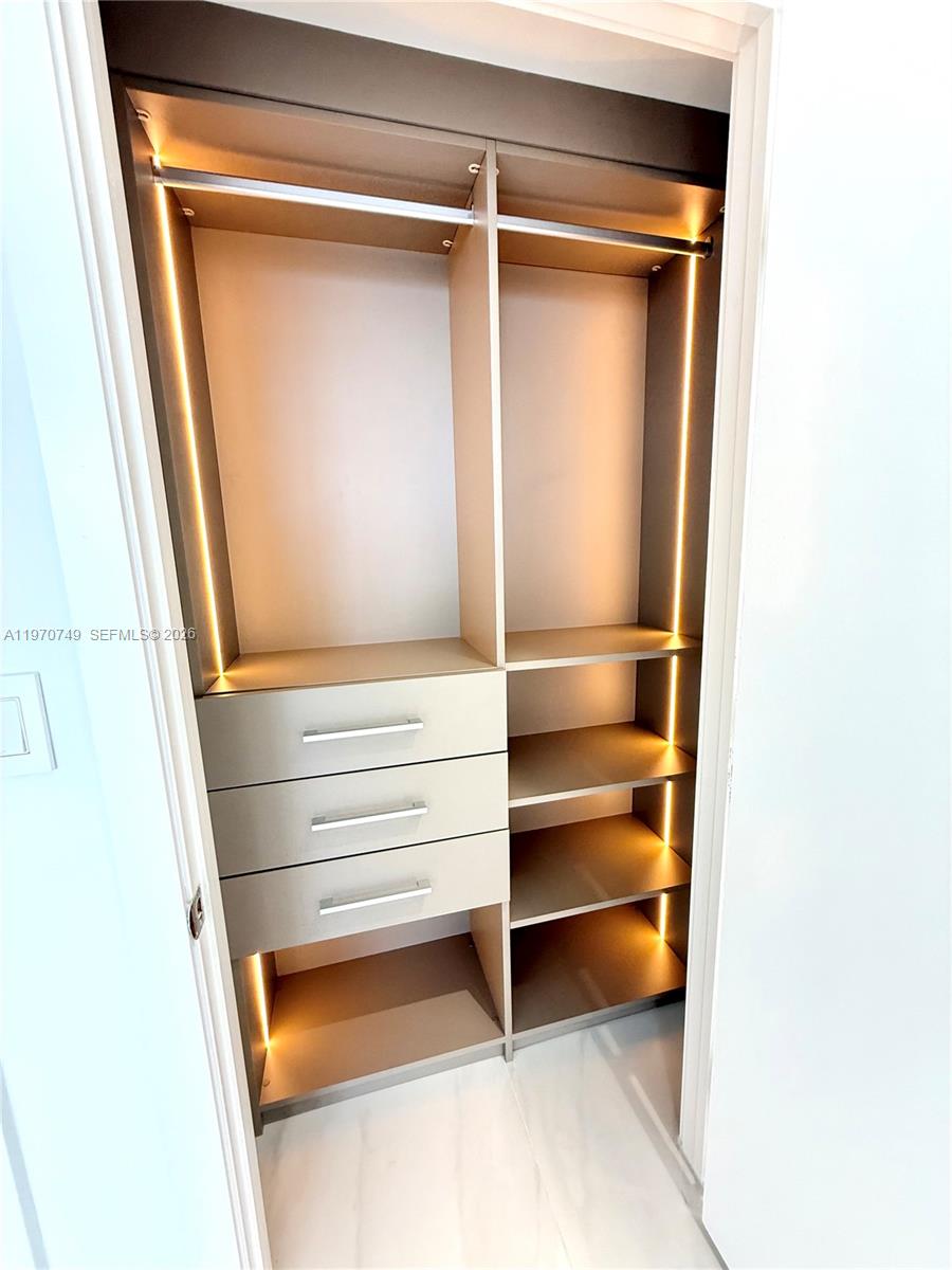 image Beach Club 112