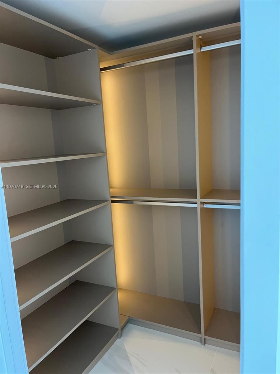 1850 S Ocean Dr #1808 Hallandale Beach, FL 33009