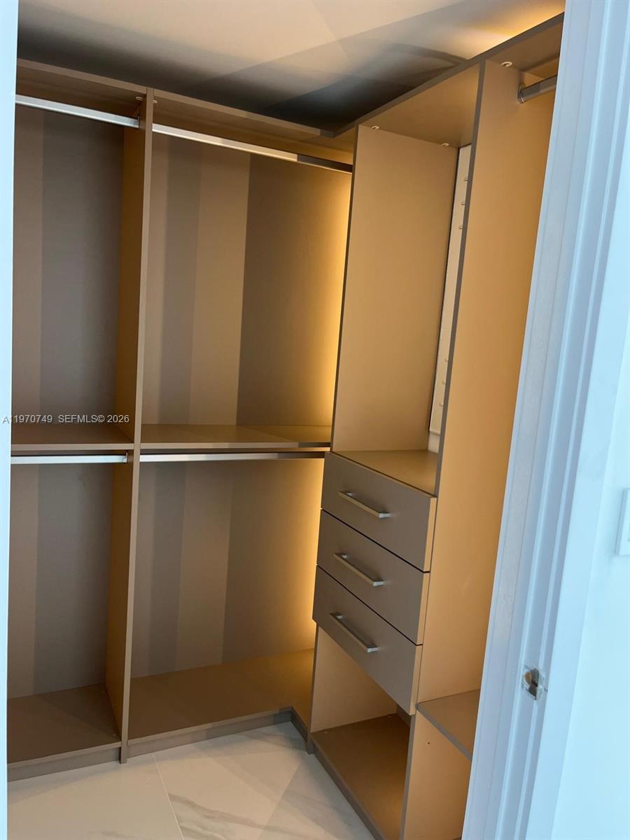 1850 S Ocean Dr #1808 Hallandale Beach, FL 33009