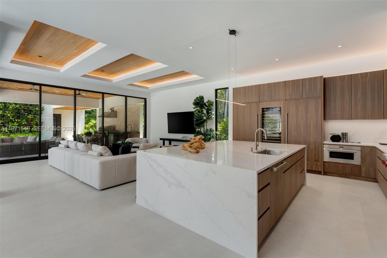 6730 SW 115th St Pinecrest, FL 33156