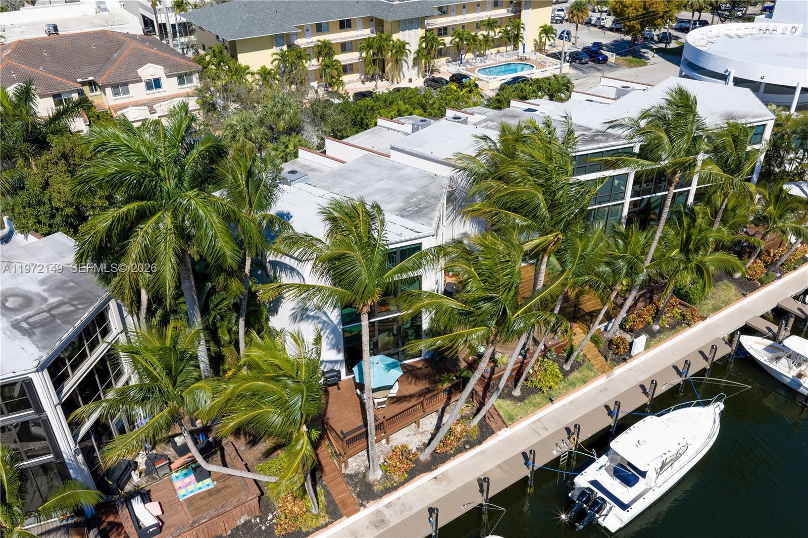 3068 NE 49th St Fort Lauderdale, FL 33308