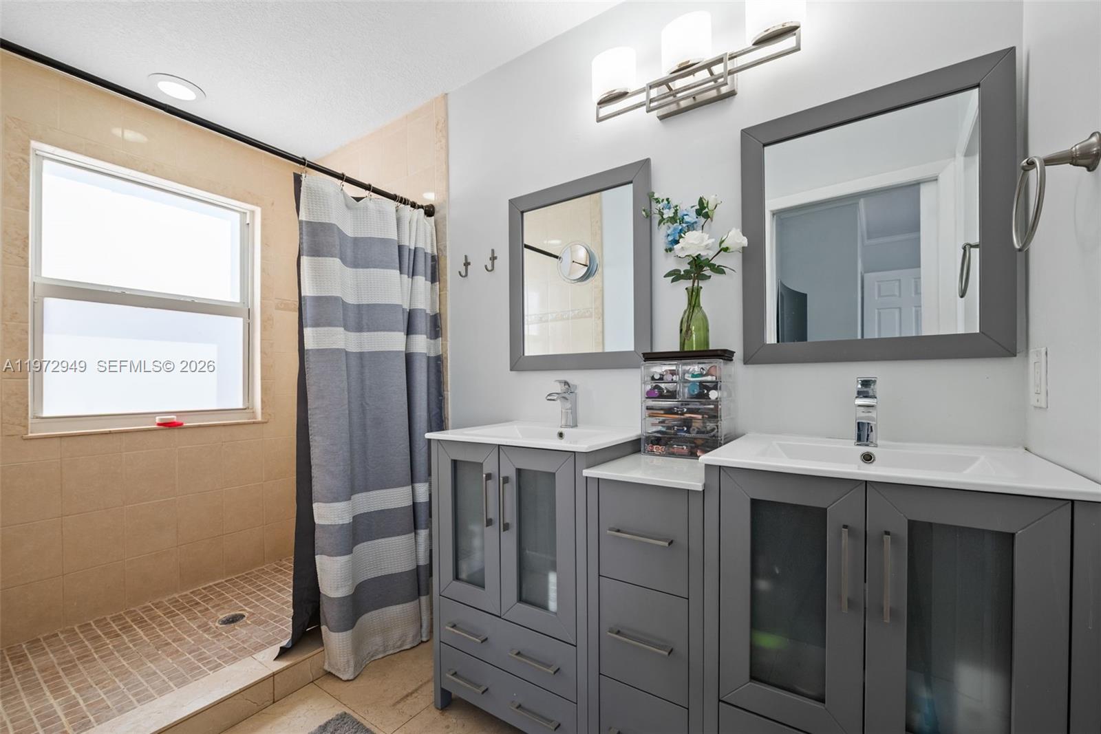 1026 SW 180th Ter Pembroke Pines, FL 33029