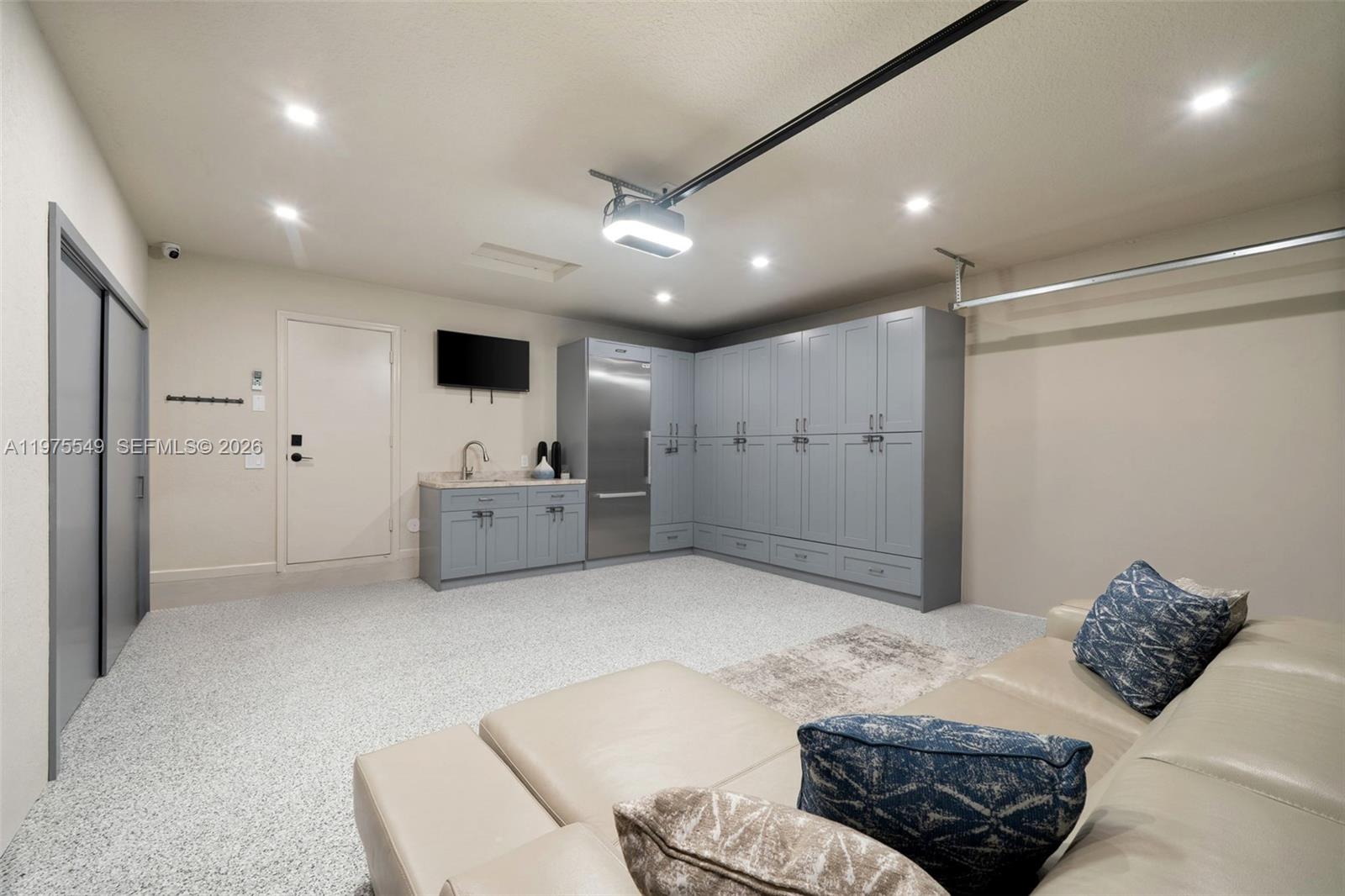 1077 Golden Cane Dr Weston, FL 33327