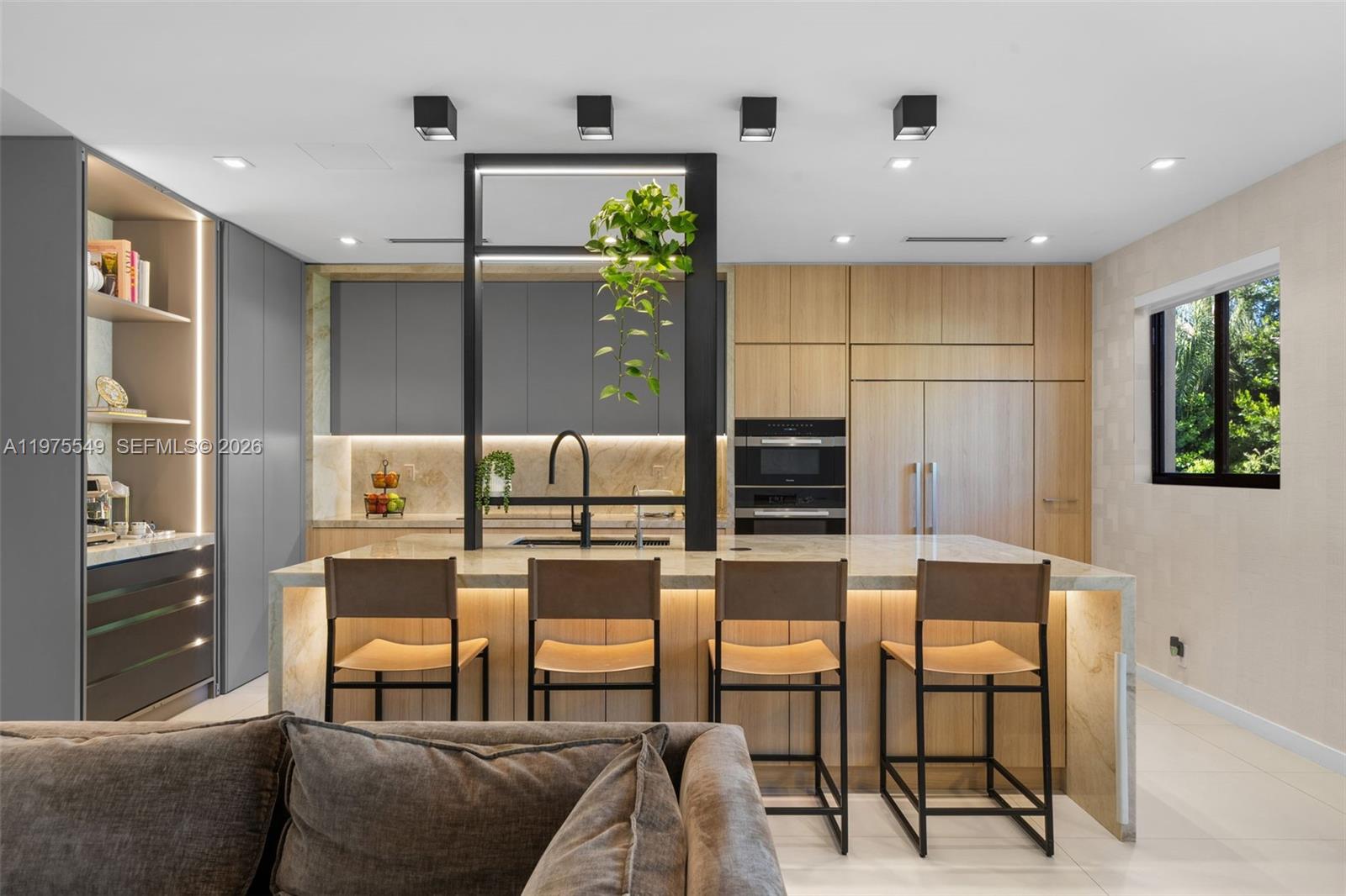 1077 Golden Cane Dr Weston, FL 33327