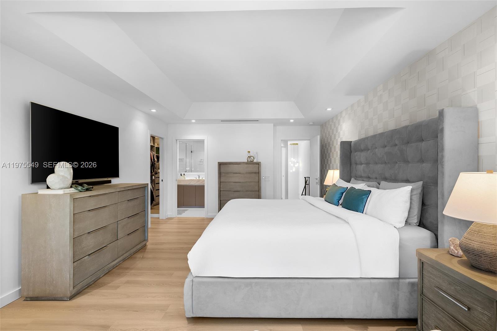 1077 Golden Cane Dr Weston, FL 33327