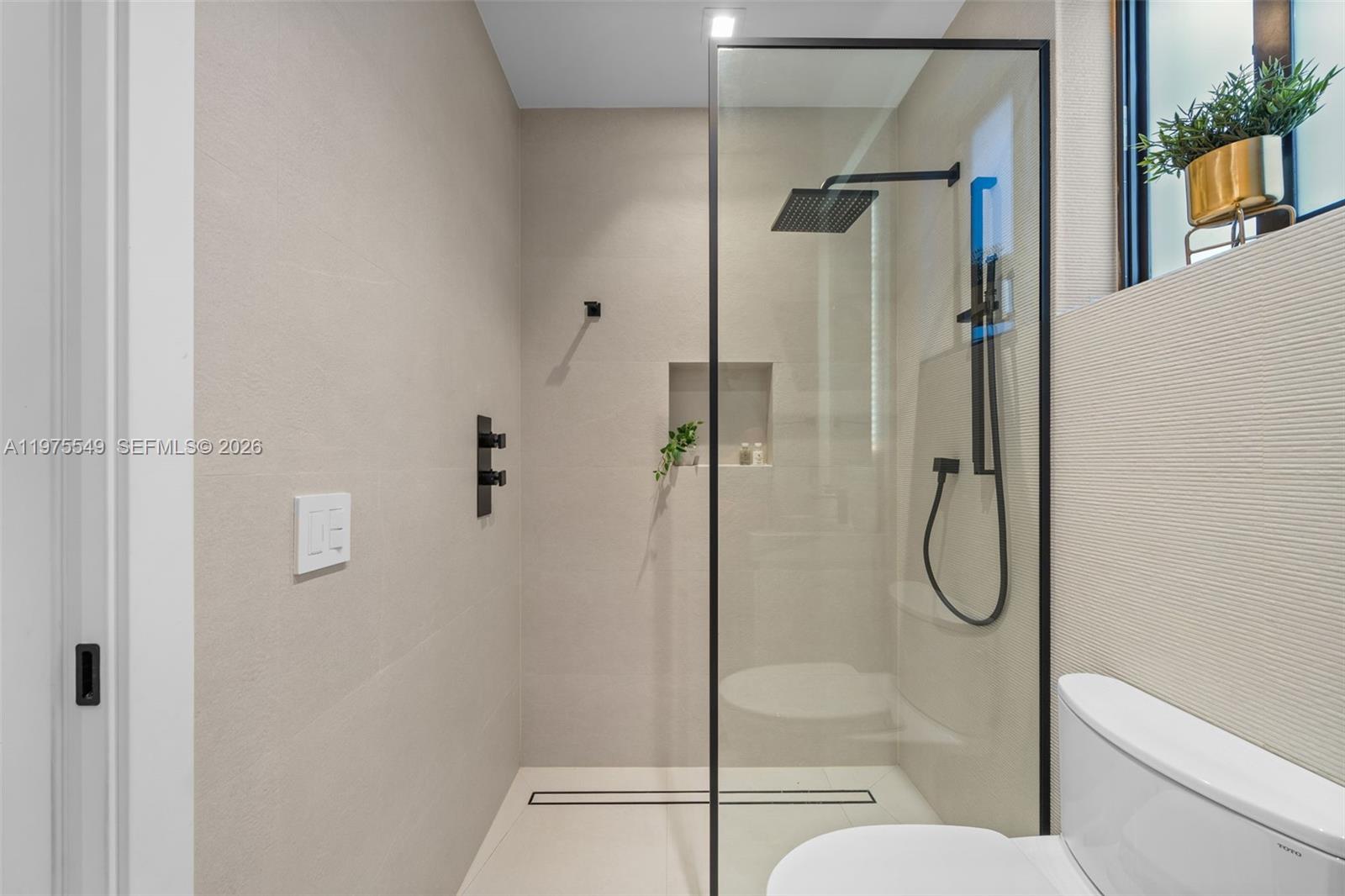 1077 Golden Cane Dr Weston, FL 33327