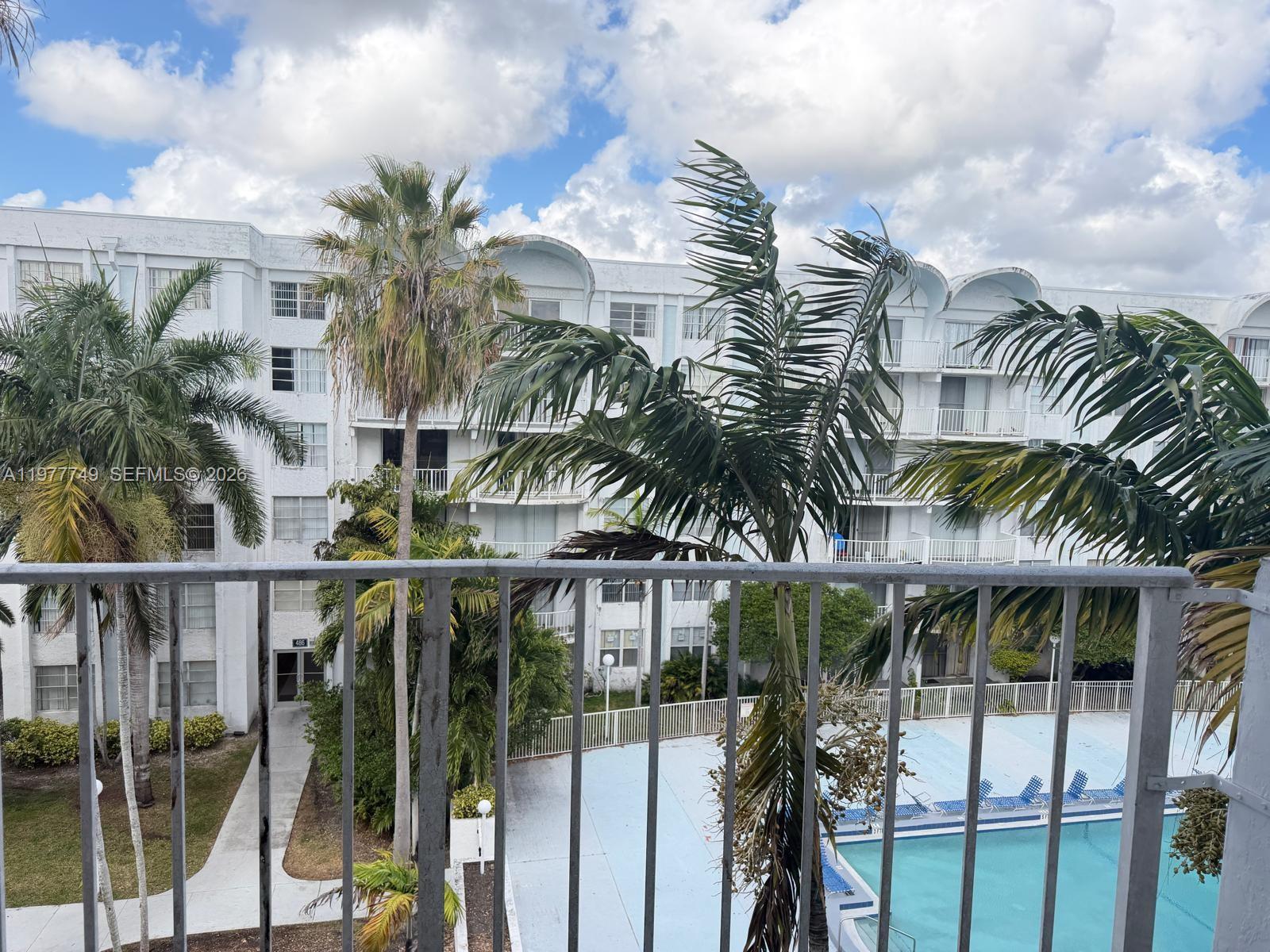 494 NW 165th St Rd #C-504