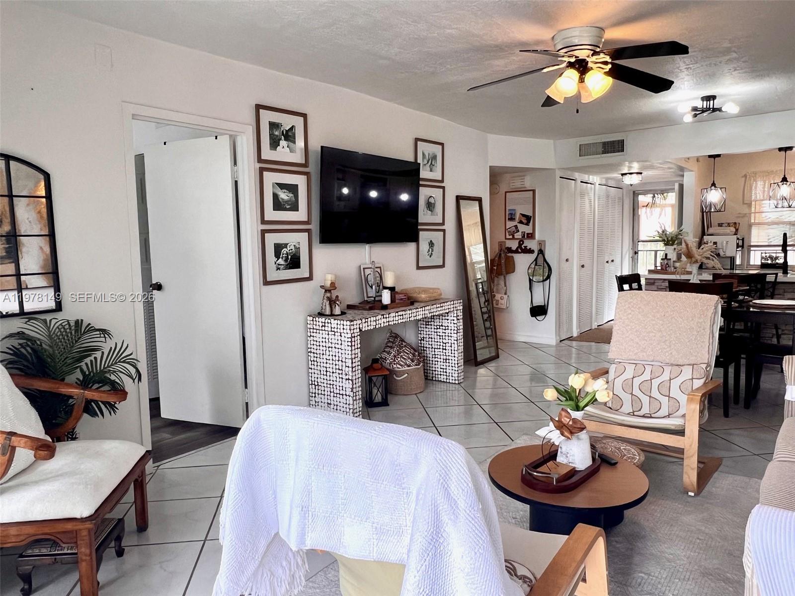 2811 Somerset Dr #211 Lauderdale Lakes, FL 33311