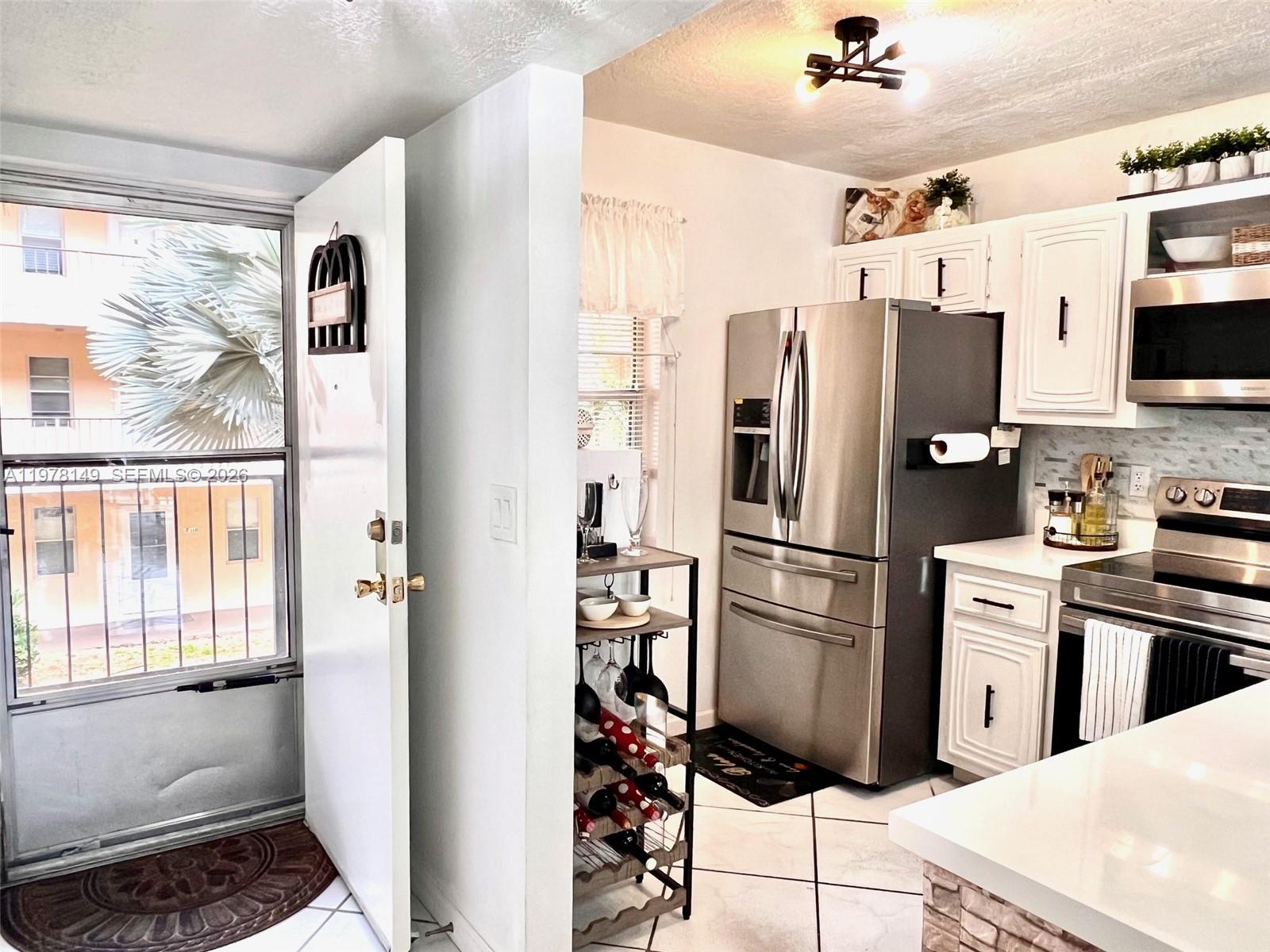 2811 Somerset Dr #211 Lauderdale Lakes, FL 33311