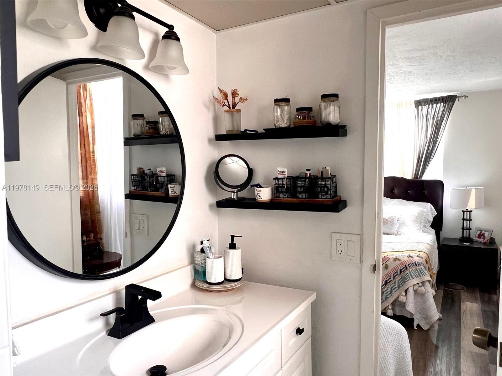 2811 Somerset Dr #211 Lauderdale Lakes, FL 33311