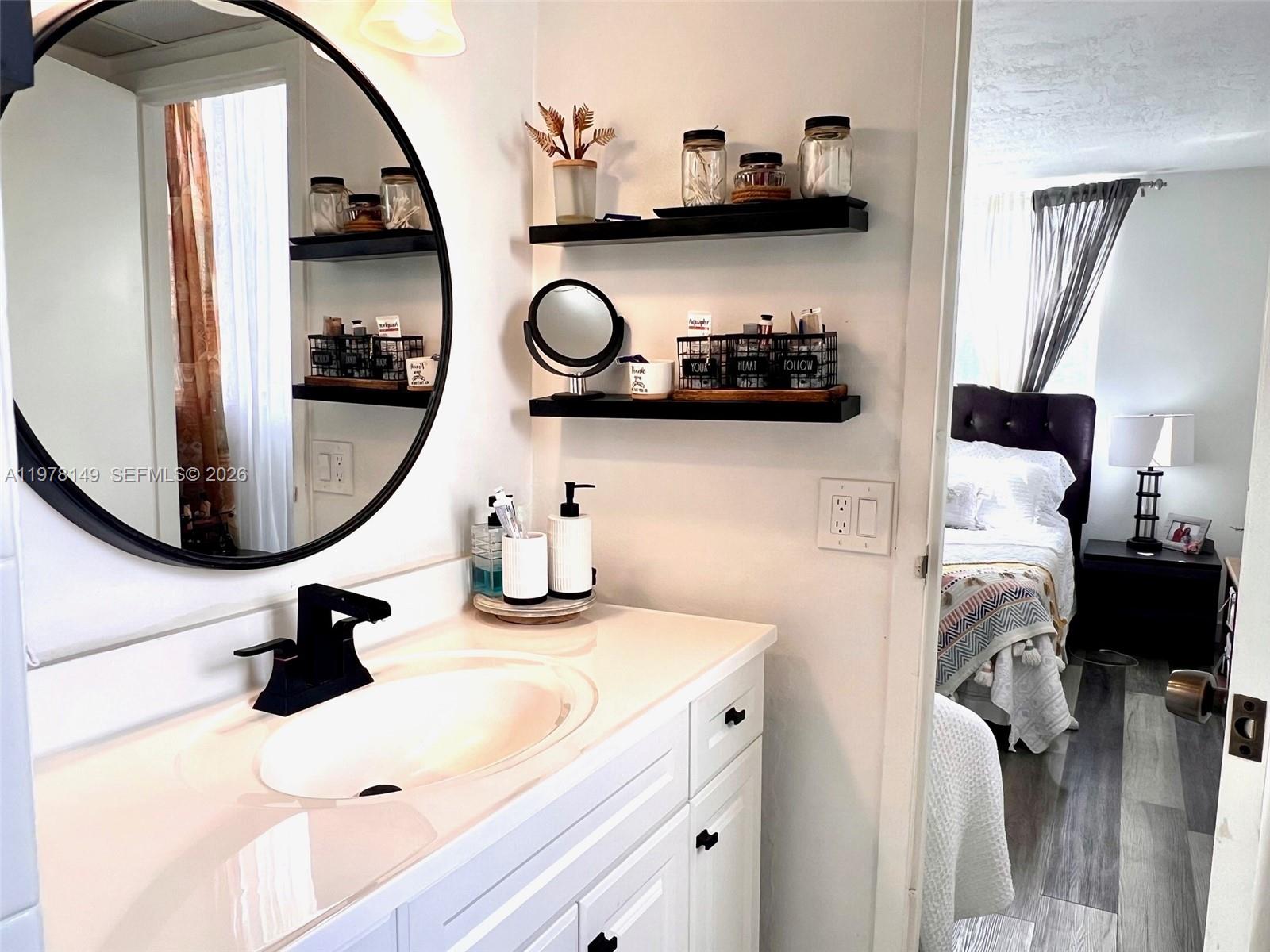 2811 Somerset Dr #211 Lauderdale Lakes, FL 33311