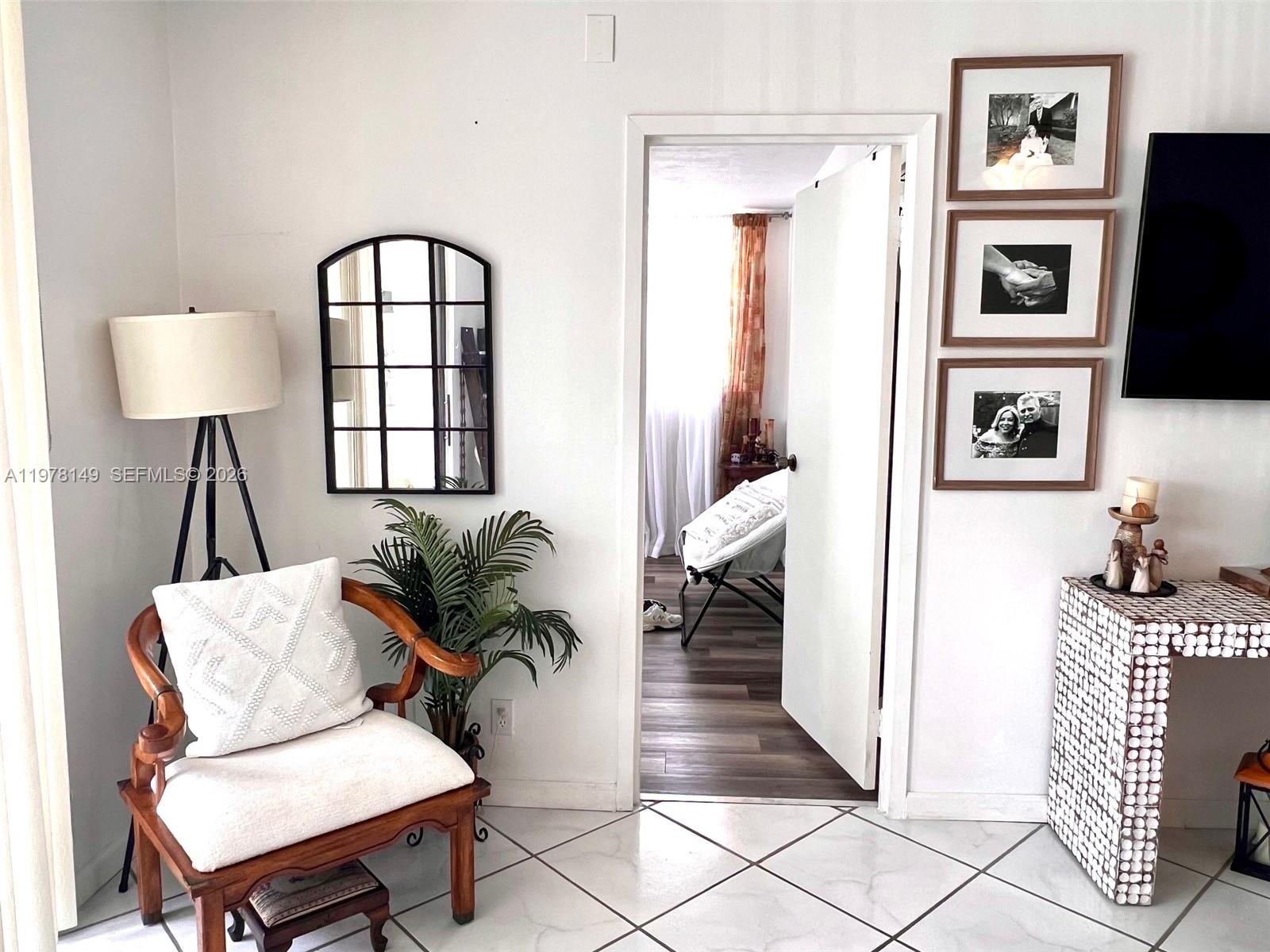 2811 Somerset Dr #211 Lauderdale Lakes, FL 33311