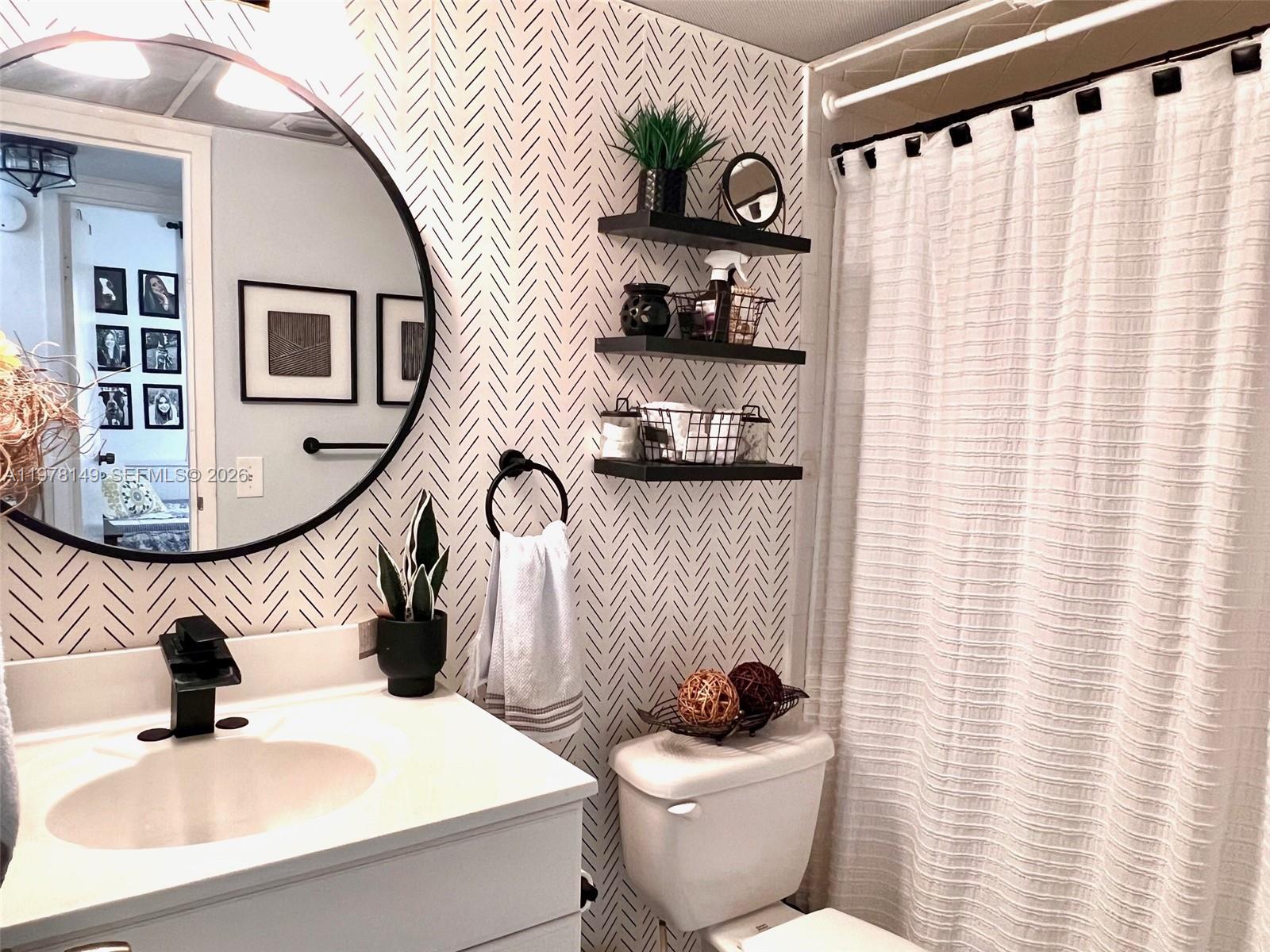 2811 Somerset Dr #211 Lauderdale Lakes, FL 33311