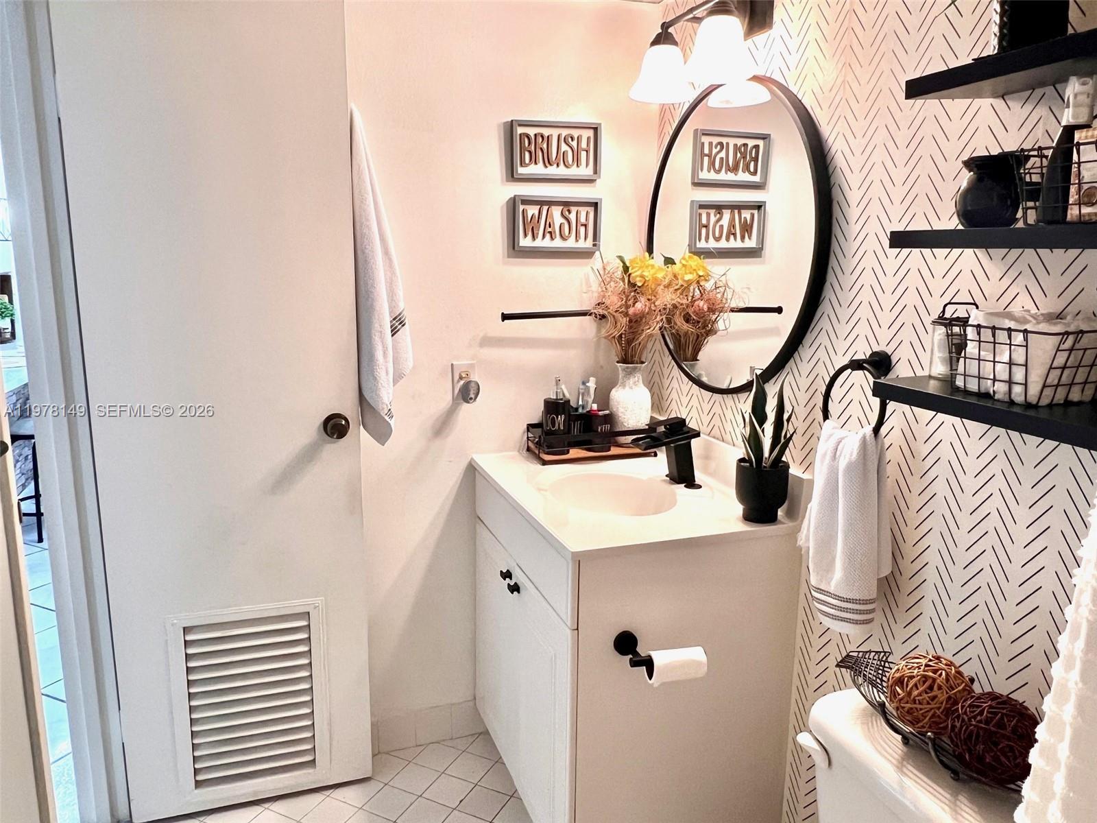 2811 Somerset Dr #211 Lauderdale Lakes, FL 33311