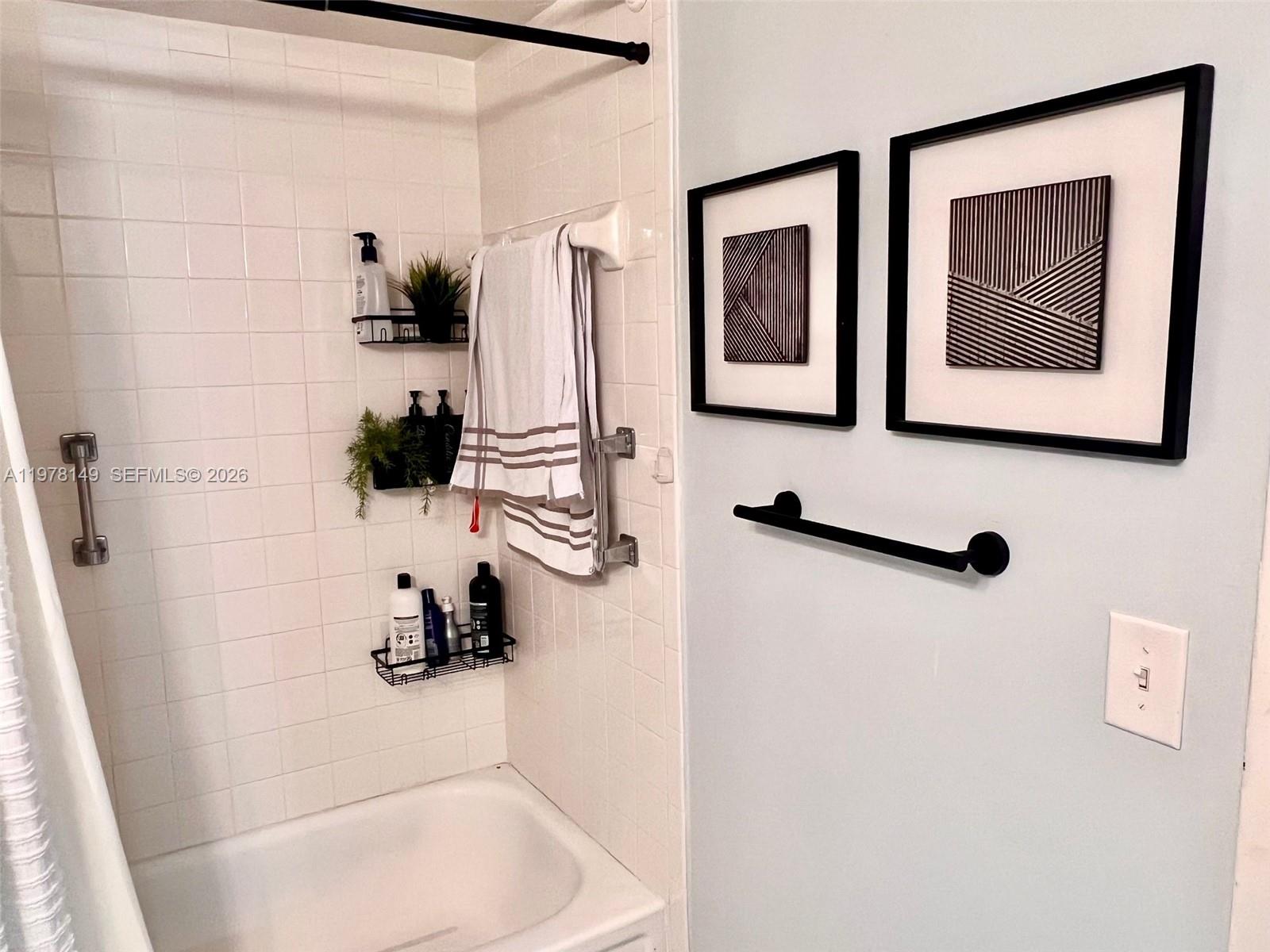 2811 Somerset Dr #211 Lauderdale Lakes, FL 33311