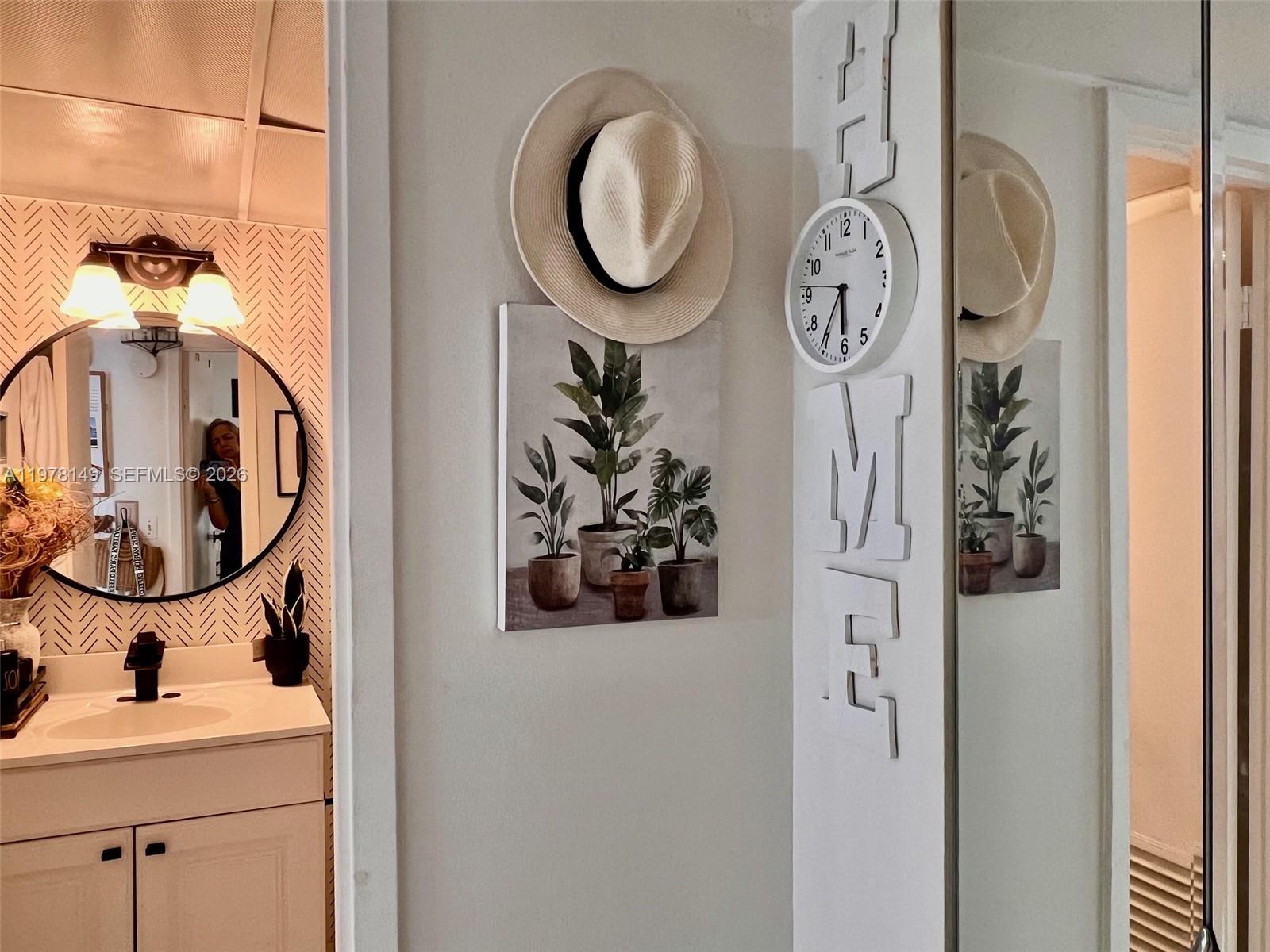 2811 Somerset Dr #211 Lauderdale Lakes, FL 33311