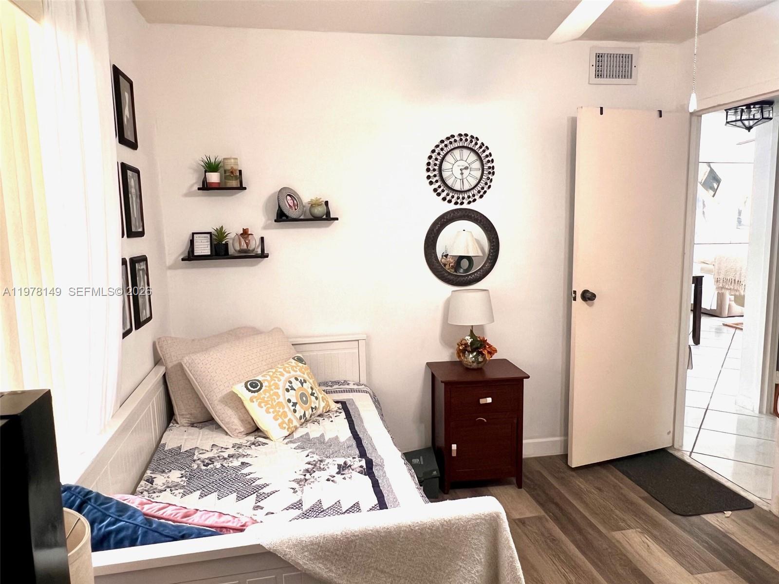 2811 Somerset Dr #211 Lauderdale Lakes, FL 33311