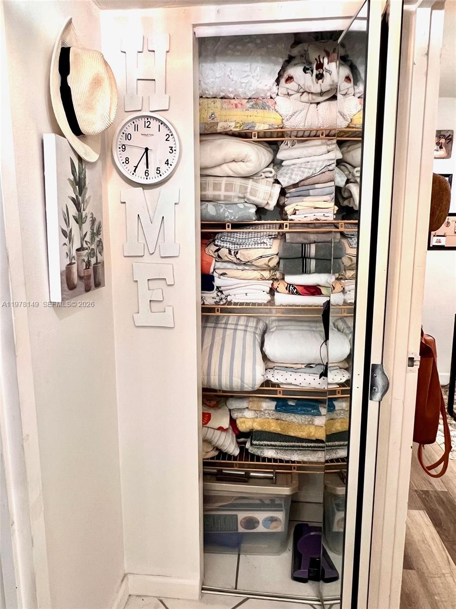 2811 Somerset Dr #211 Lauderdale Lakes, FL 33311