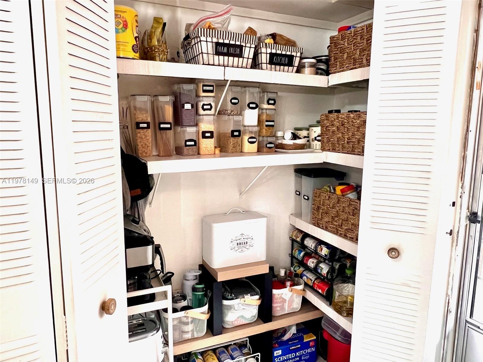 2811 Somerset Dr #211 Lauderdale Lakes, FL 33311