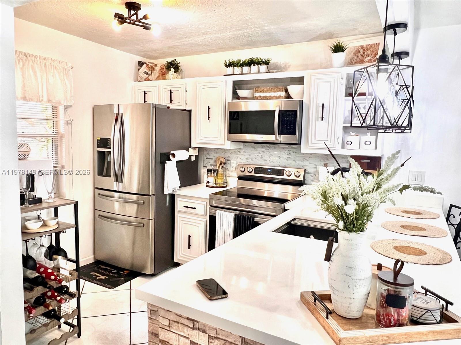 2811 Somerset Dr #211 Lauderdale Lakes, FL 33311